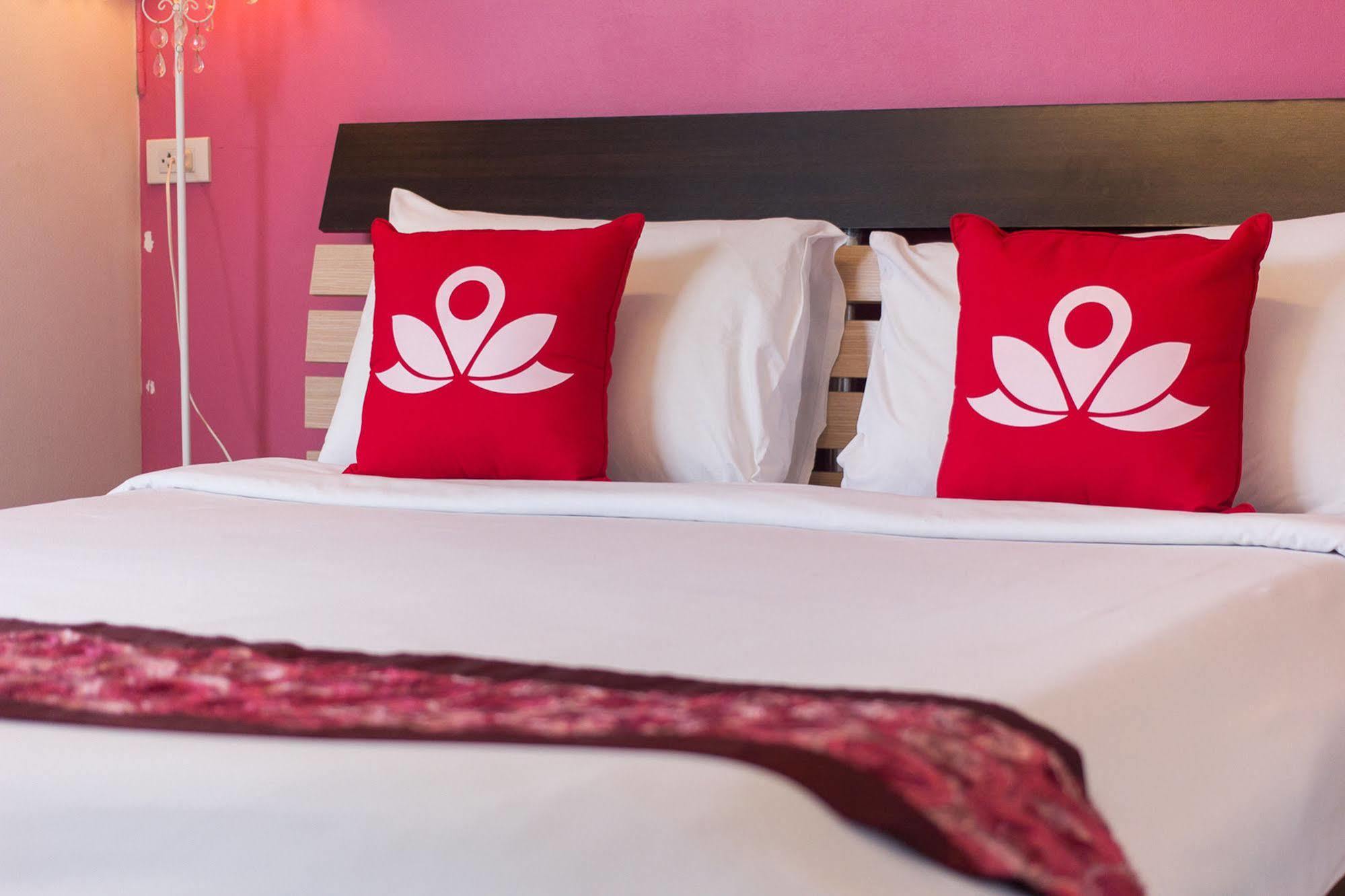Zen Rooms Damrongrak Road Бангкок Экстерьер фото