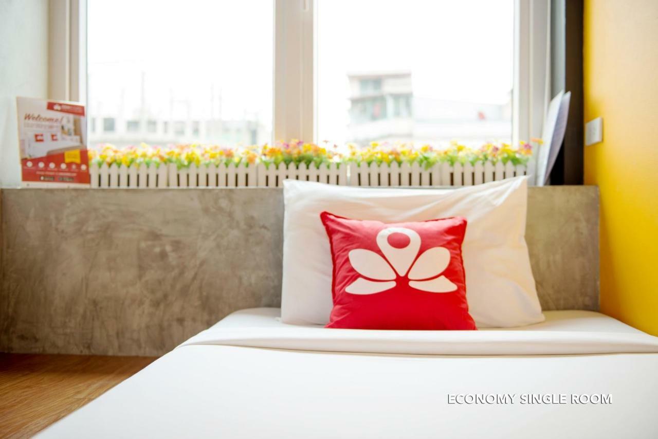 Zen Rooms Damrongrak Road Бангкок Экстерьер фото